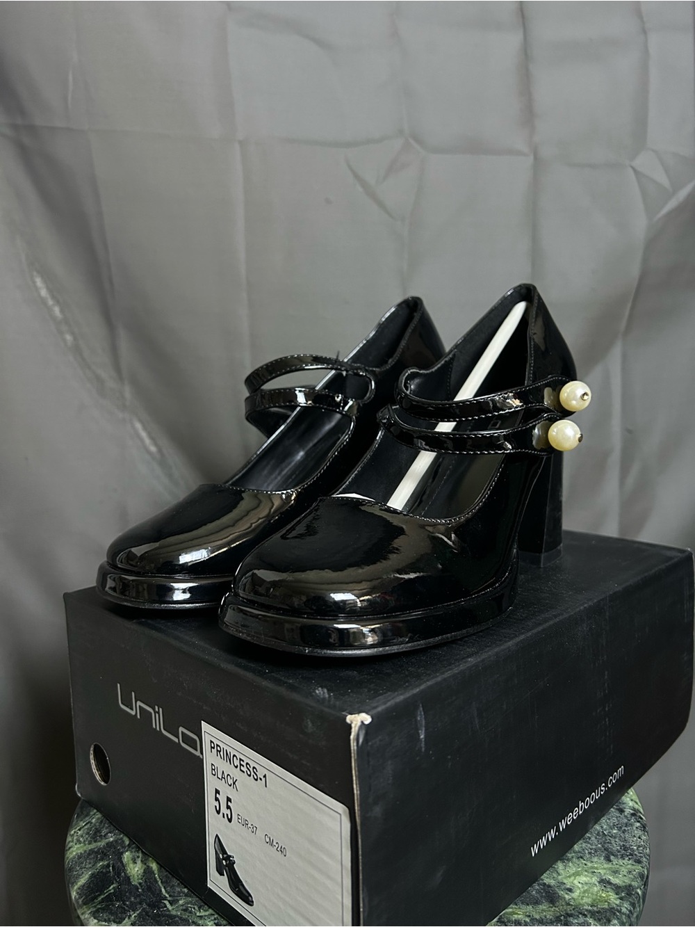 UniLad Princess Black Patent Mary Jane Heels with Pearl Accents